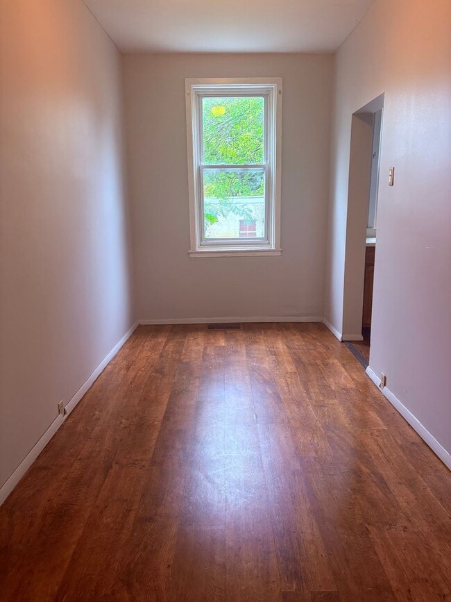 Foto del edificio - 3 Bedroom 1 Bath House, Garage, Fenced Yar...