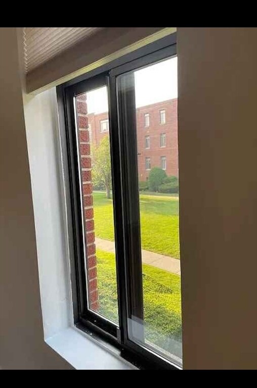 Building Photo - 8 Ashland St