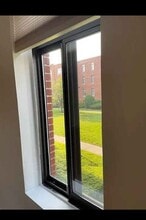 Building Photo - 8 Ashland St