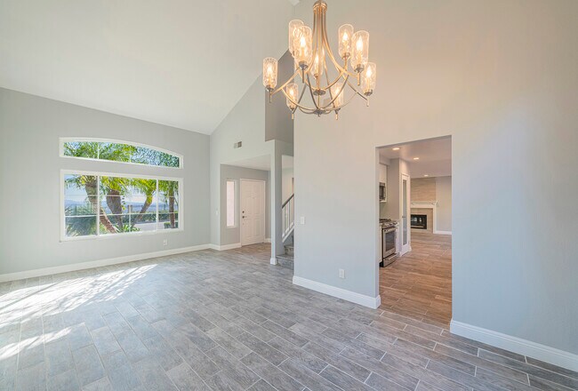 Living Room - 41 Ridgecrest