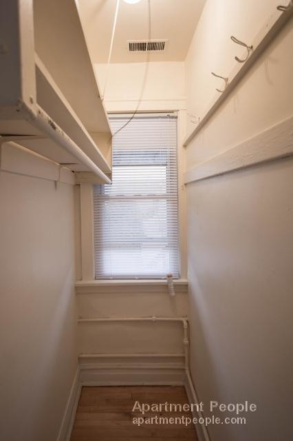 Building Photo - 4536 W Cornelia Ave