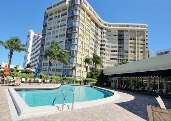 Building Photo - 100 Golden Isles Dr