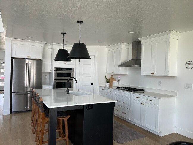 Building Photo - 1516 W Stone Gate Dr