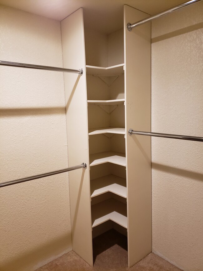 G1 Female Closet - 2123 15th St