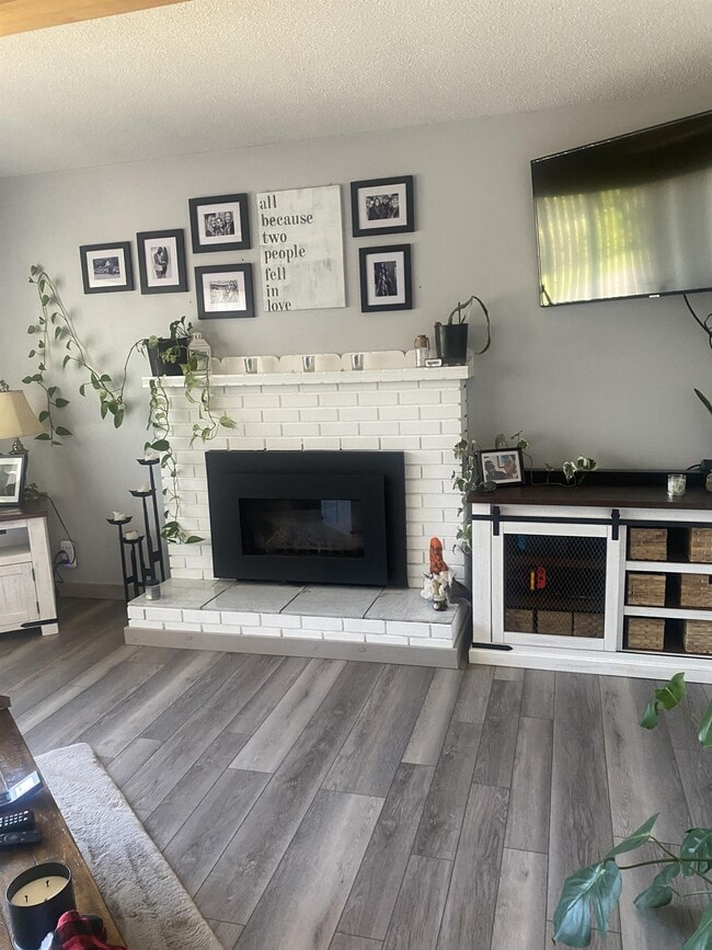 Photo du bâtiment - 3775 Hammond Ave