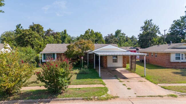 Foto del edificio - Stylish 4-Bedroom Home with Fresh Updates ...