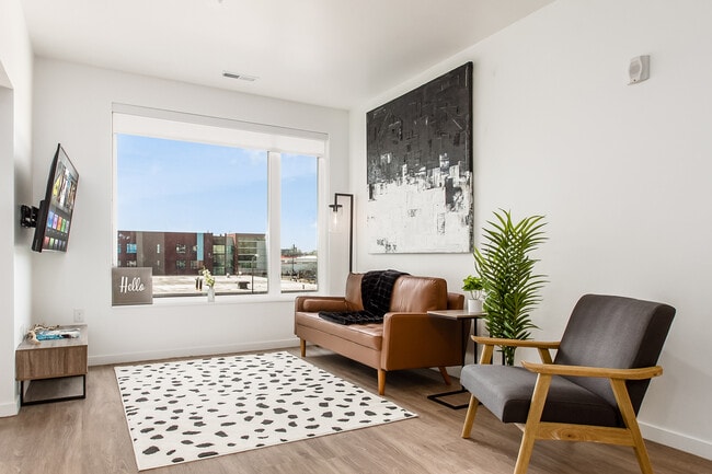 Harlow Studio - Harlow on Main