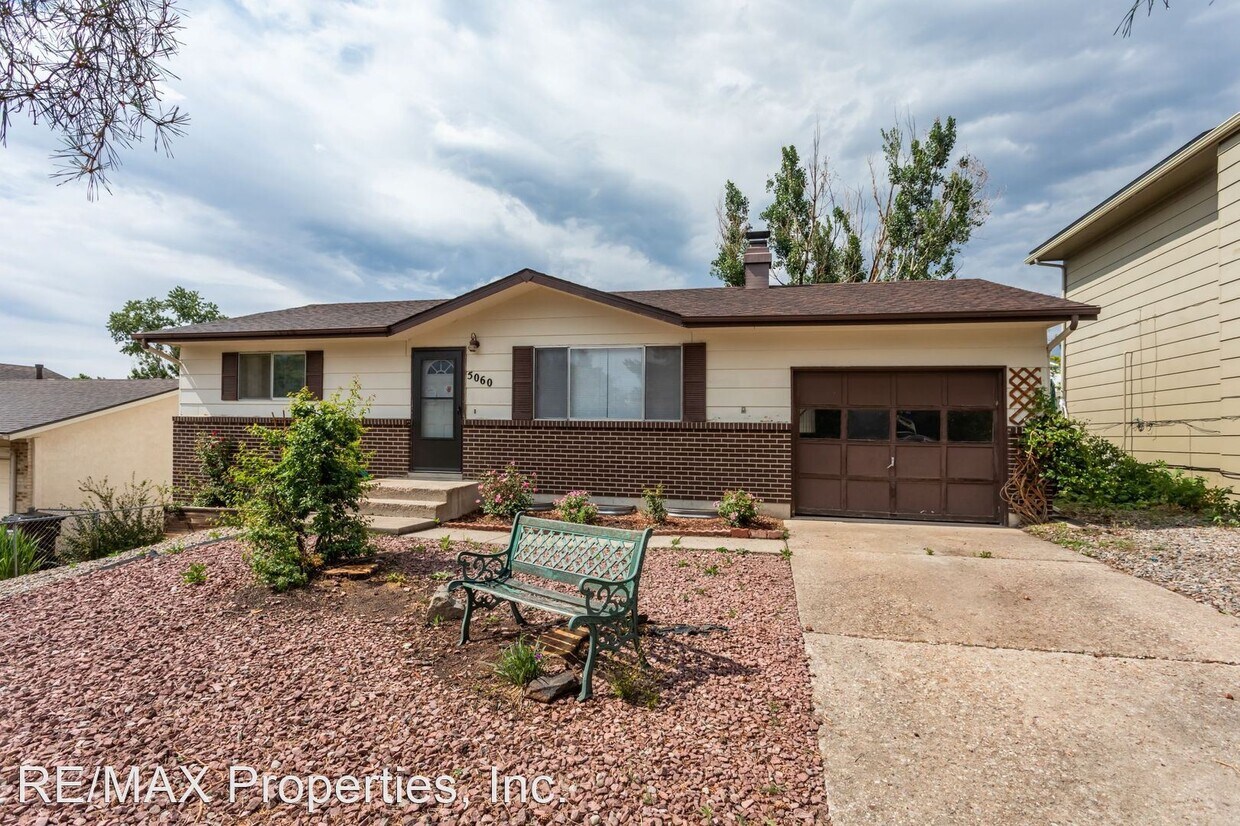 Foto principal - 3 br, 2 bath House - 5060 Portrait Place