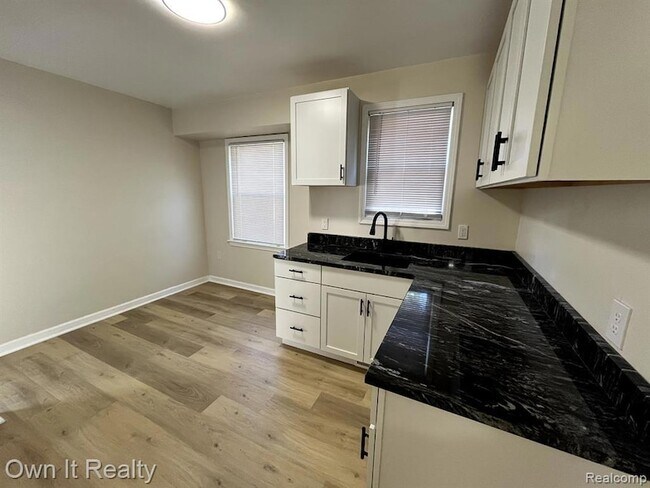 Building Photo - 7650 Beaverland St