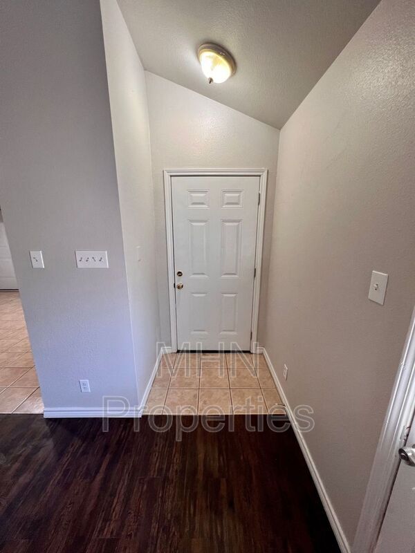 Building Photo - 11715 Capotillo St