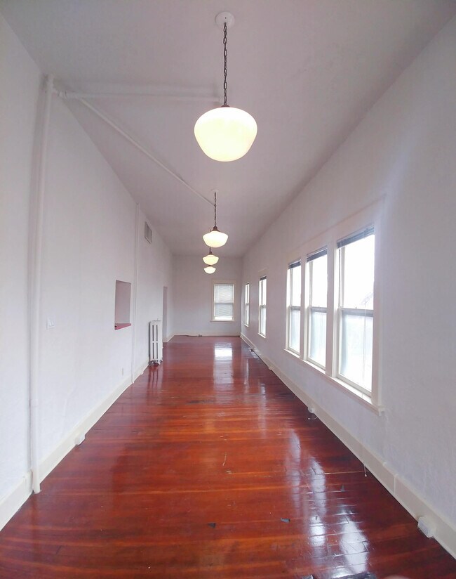 Foto del edificio - 421 Broadway Blvd SE