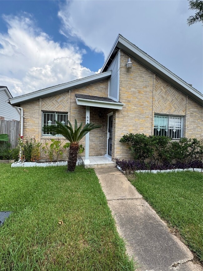 Building Photo - 6444 Dellfern Dr