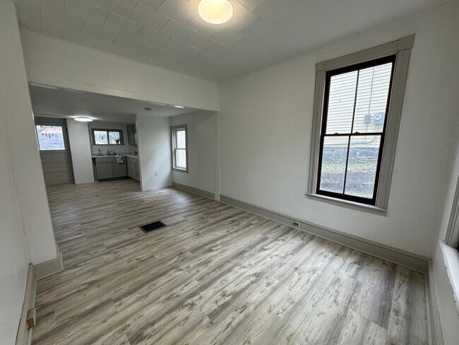 Cocina/Comedor Vista 3 - 218 Pleasant St