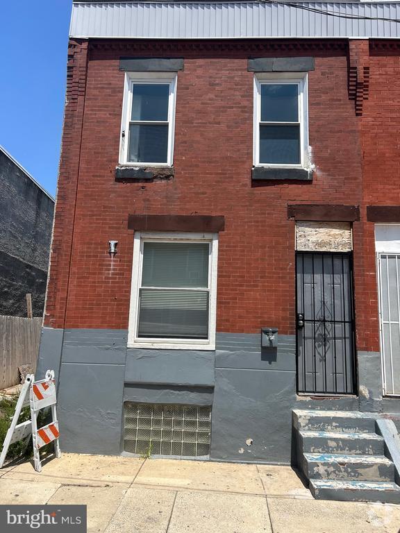 Building Photo - 625 E Cornwall St
