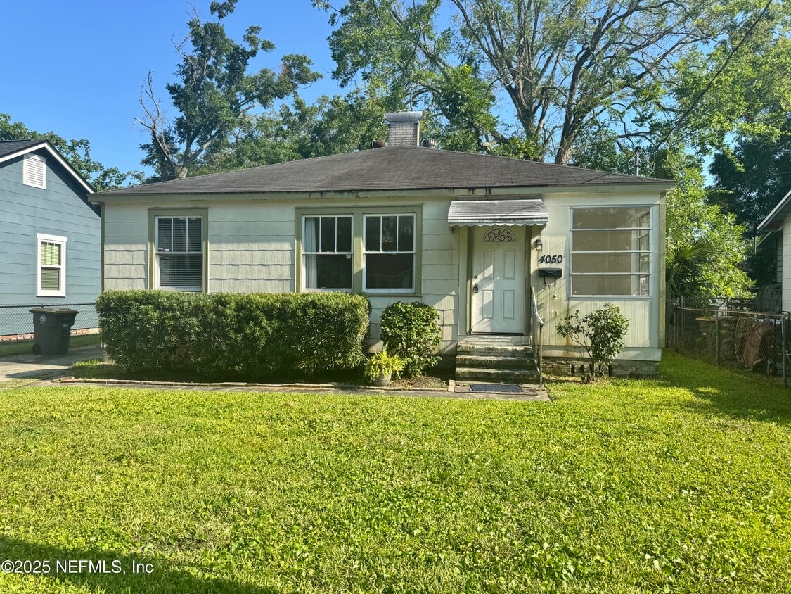 Primary Photo - 4050 Dellwood Ave