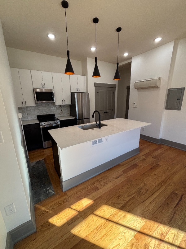 Photo - 1725 Elm St Apartment