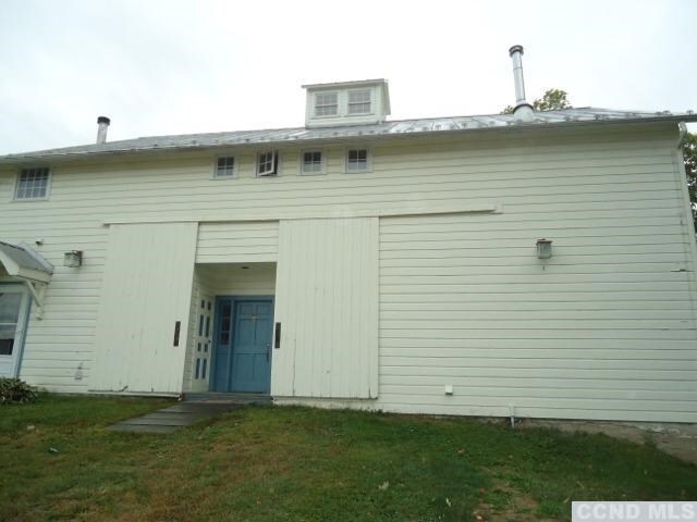 Primary Photo - 974 Old Post Rd