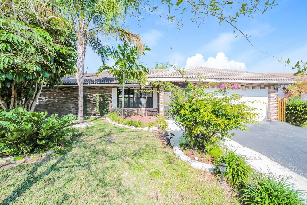 Primary Photo - 10677 NW 6th Ct