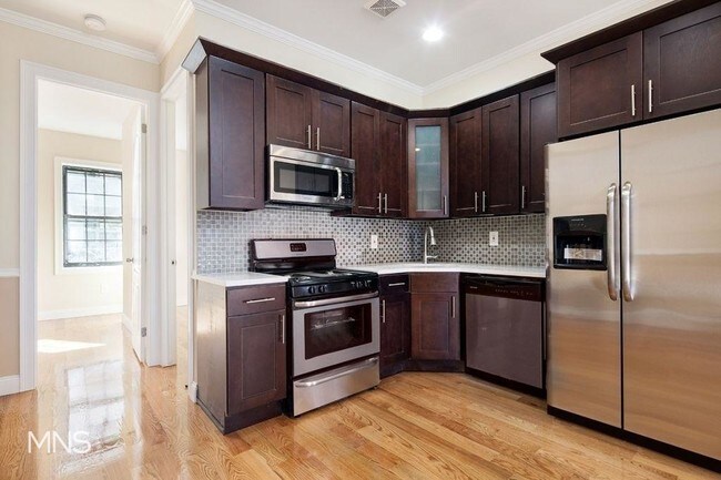 Foto del edificio - 320 Greene Avenue