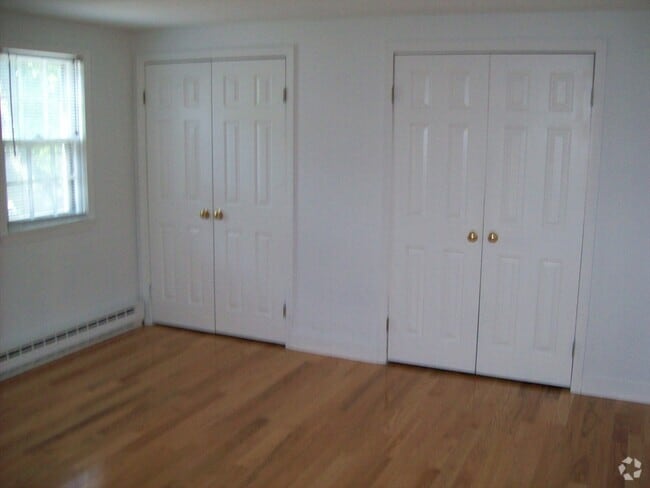 Building Photo - 15 Hines Ct