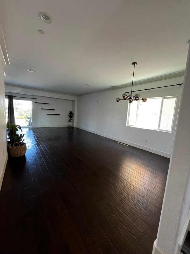 Foto del edificio - 13591 Brownell St