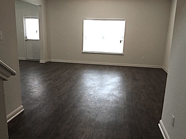Building Photo - 1211 Arizona Dr