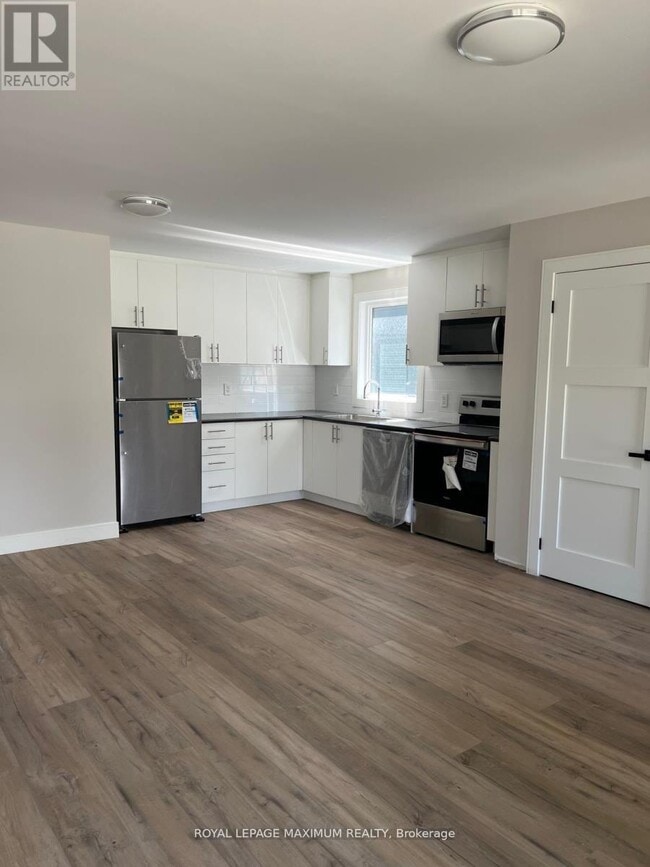 Building Photo - 47 Rockcliffe Blvd
