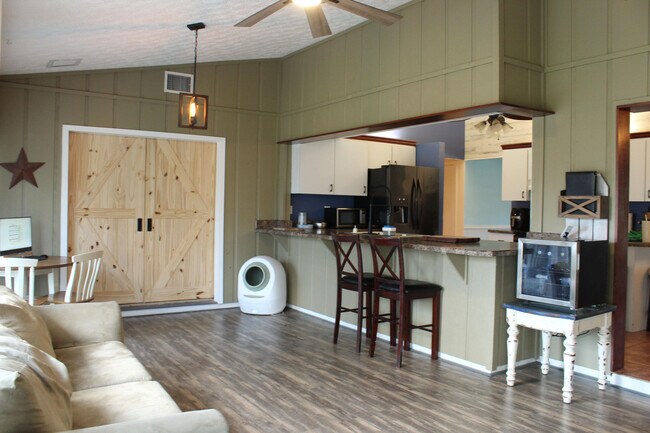 Foto del edificio - 418 SE Langfield Ave