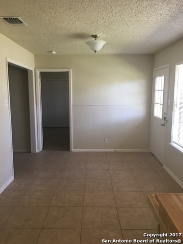 Building Photo - 703 Woodcrest Cir
