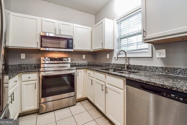 Foto del edificio - Room in Single Family Home on Etheridge Dr NW