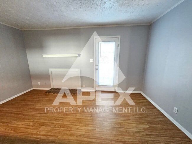 Building Photo - Convenient 2 Bd-1.5 Townhouse in WEST KNOX...