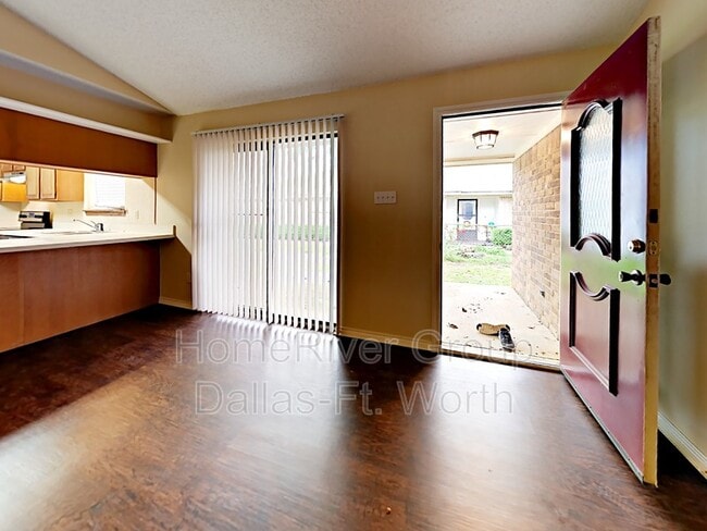 Building Photo - 4210 Spring Meadow Ln