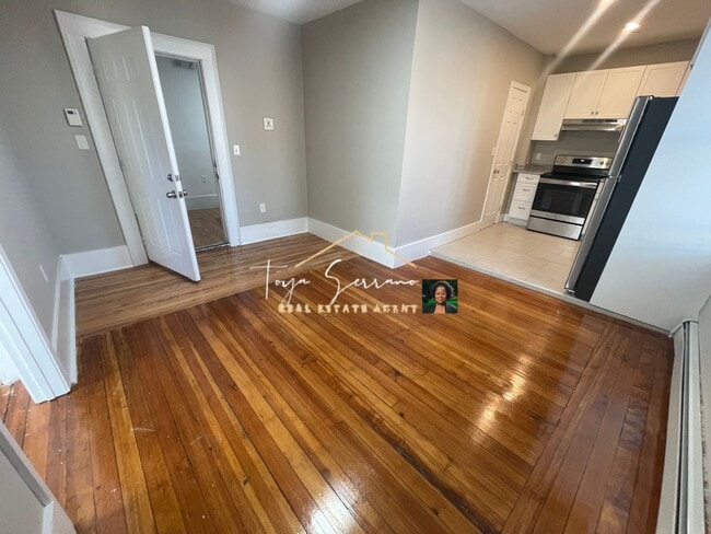 Building Photo - 7 Greenville St