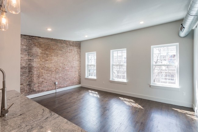 Building Photo - 210 3rd St