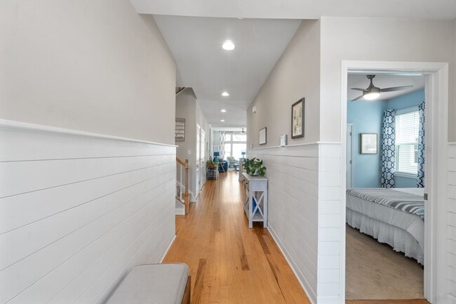 Building Photo - Stunning 5 Bedroom 3 Full Bath home in Riv...