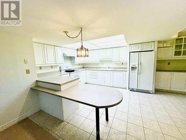 Building Photo - 650 Cognac Crescent