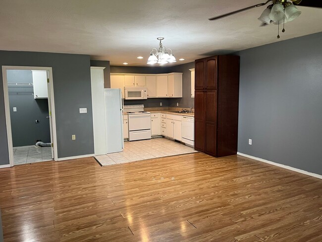 Foto del edificio - 129 Bailey Cir