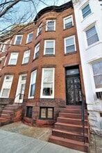 Building Photo - 2633 N Charles St