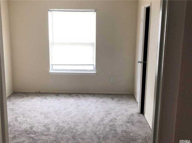 Building Photo - 58 Fairview Cir