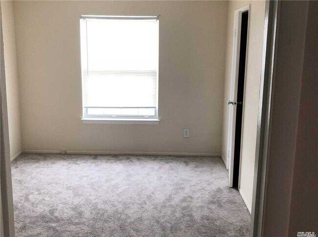 Foto del edificio - 58 Fairview Cir