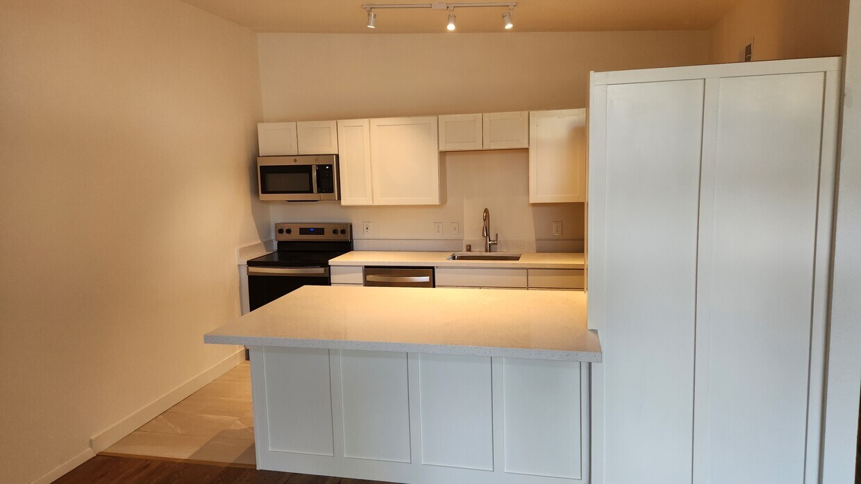 Foto principal - 948 J Street