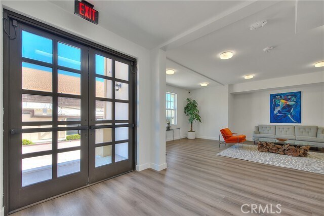 Foto del edificio - 501 W Foothill Blvd