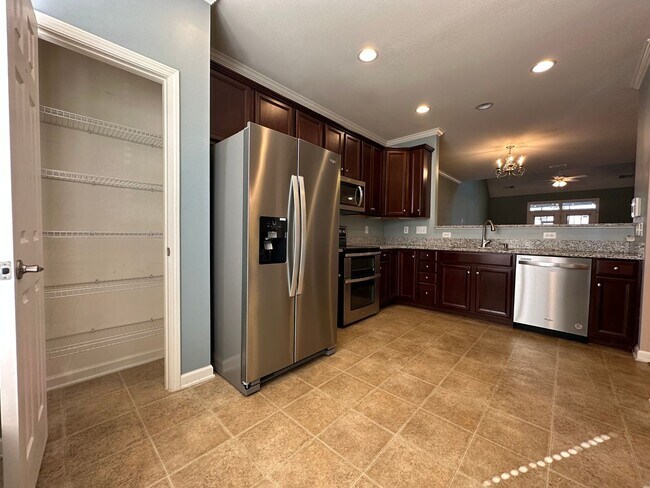 Foto del edificio - Townhome in a great location!