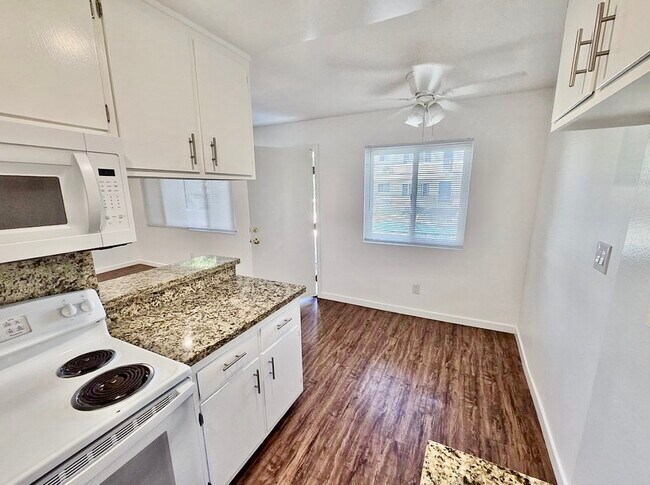 Foto del edificio - 2421 W 227th St