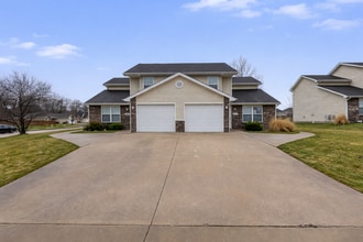 Building Photo - 5812-5814-5814 Canaveral Dr