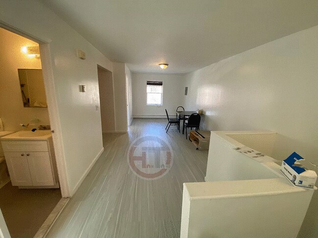 Foto del edificio - 2120 Davidson Ave