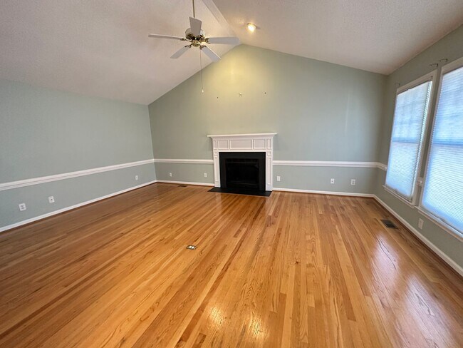 Foto del edificio - West Burlington / Western Alamance