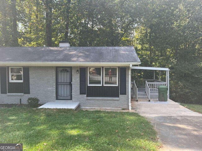 Building Photo - 320 Whitworth Dr SW