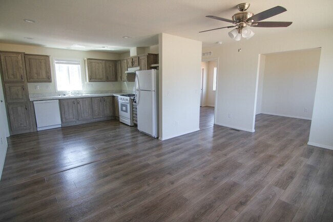 Building Photo - New Home in Paradise!