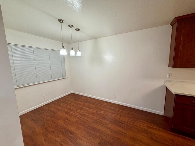 Foto del edificio - 3588 Payne Ave
